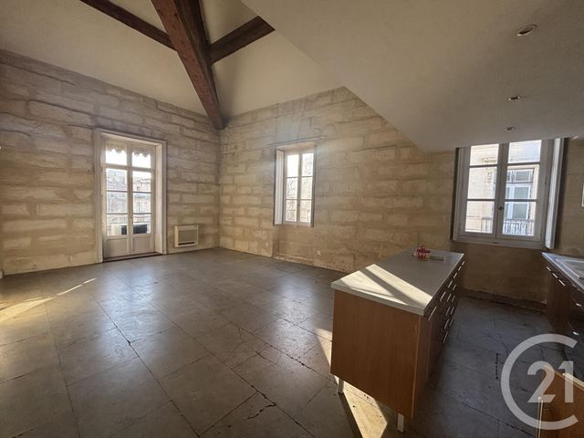 Appartement F2 bis à louer - 2 pièces - 93.83 m2 - MONTPELLIER - 34 - LANGUEDOC-ROUSSILLON - Century 21 L'Agence Du Centre