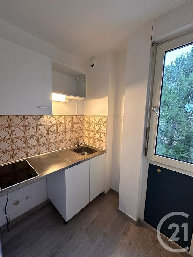 Appartement T1 à louer - 1 pièce - 30.03 m2 - MONTPELLIER - 34 - LANGUEDOC-ROUSSILLON - Century 21 L'Agence Du Centre