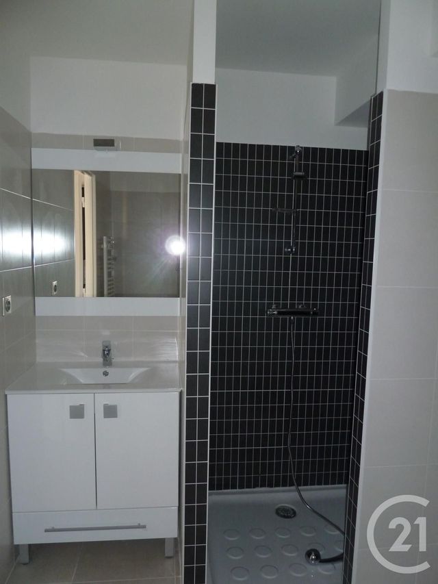 Appartement F2 à louer - 2 pièces - 40.3 m2 - MONTPELLIER - 34 - LANGUEDOC-ROUSSILLON - Century 21 L'Agence Du Centre