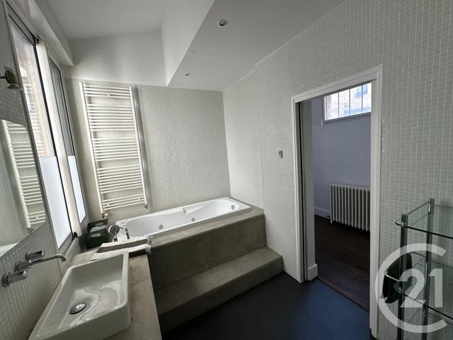 Appartement F4 à louer - 4 pièces - 123.77 m2 - MONTPELLIER - 34 - LANGUEDOC-ROUSSILLON - Century 21 L'Agence Du Centre